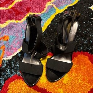 Carlos WomenBlack Strappy Women's Sandals
